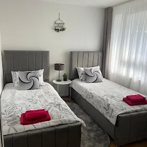 Guest house Spacious For Rent 10 Min From Tower Bridge